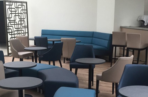 Mobilier pour cafeteria